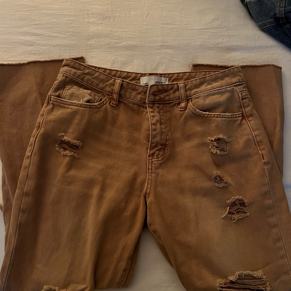 Vervet Distressed Jeans